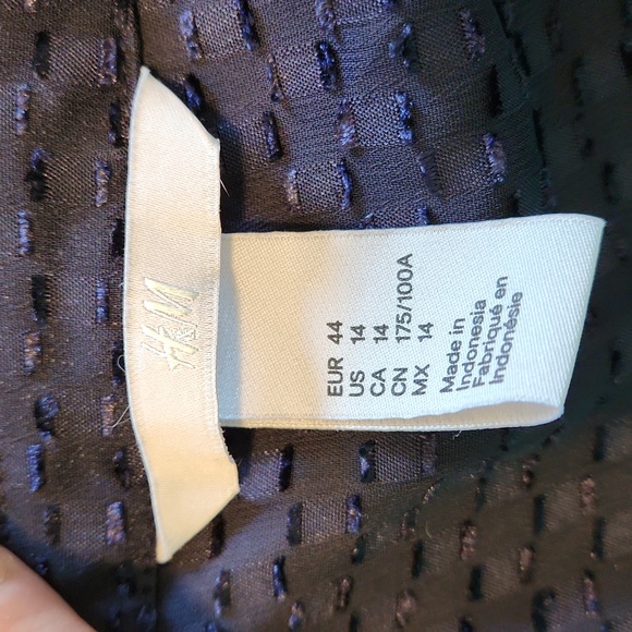 H&M~ Sheer Navy Blue Blouse Size 14 - Picture 8 of 8